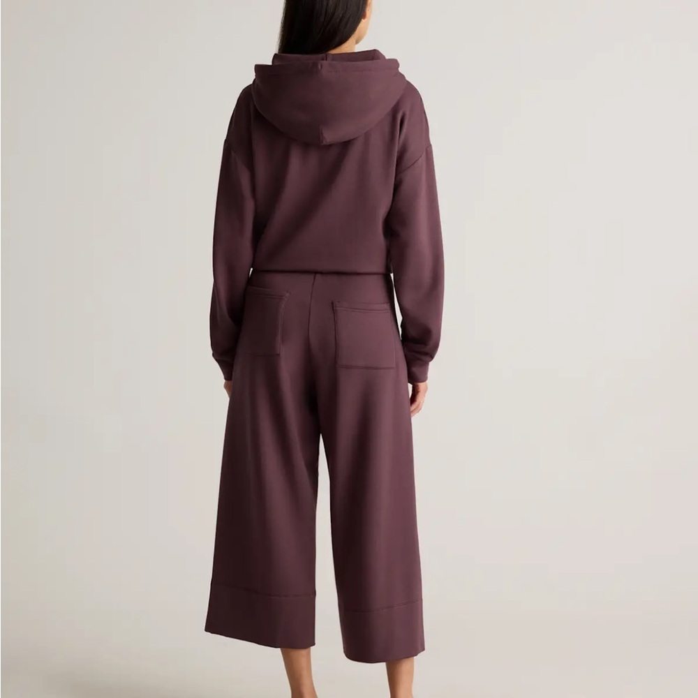 SOLD!!!
🍇 NWT Quince SuperSoft Fleece Cropped Wide Leg Pants - Picture 3 of 9